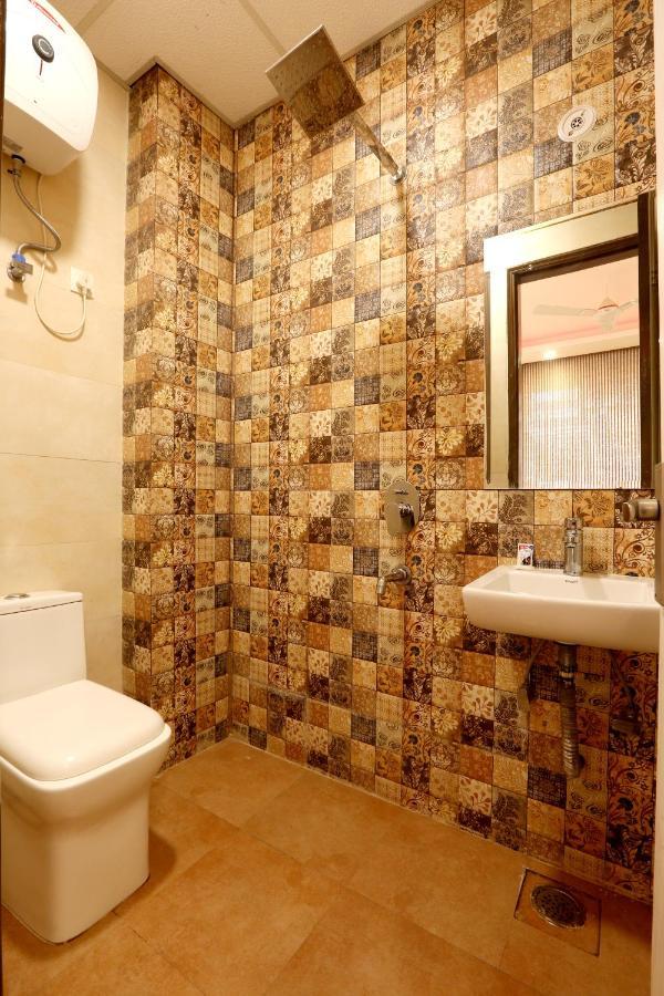Hotel Square Stay นิวเดลี ภายนอก รูปภาพ